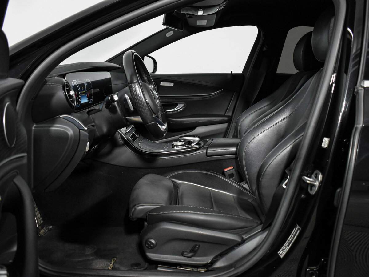 Б/У Мерседес-Бенц Е-Класс 2020 года. Фото: #9