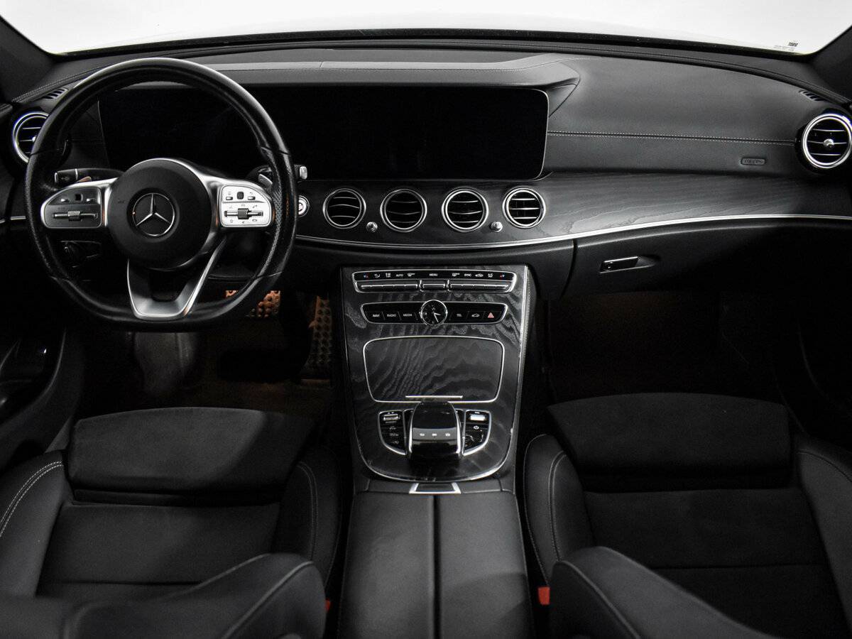 Б/У Мерседес-Бенц Е-Класс 2020 года. Фото: #13