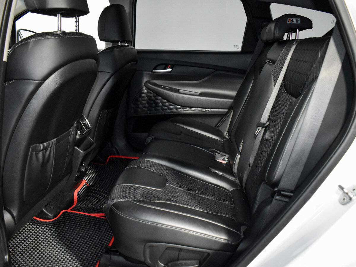 Б/У Хендай Санта Фе 2018 года. Фото: #12