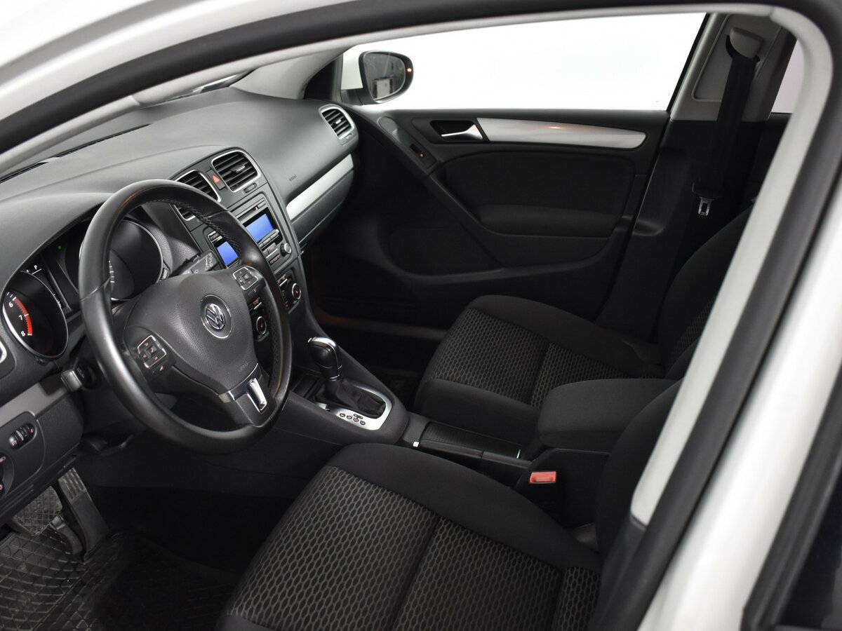 Б/У Фольксваген Гольф 2010 года. Фото: #8