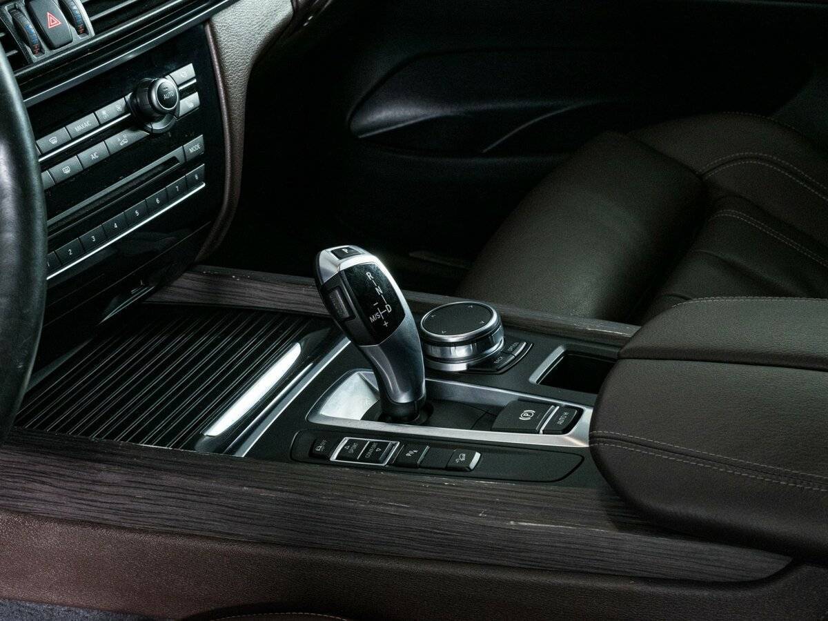 Б/У БМВ Икс5 2017 года. Фото: #18