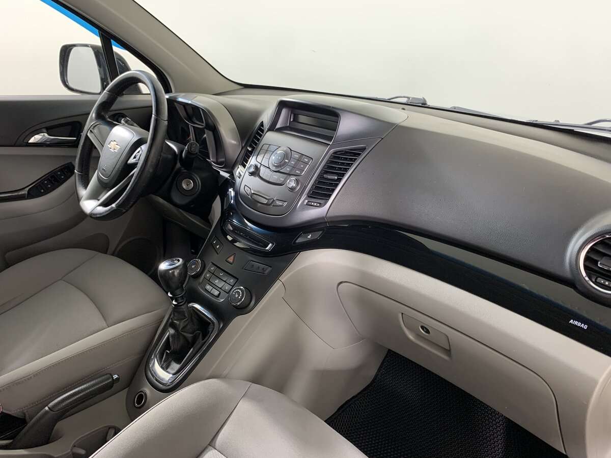 Б/У Шевроле Орландо 2013 года. Фото: #12