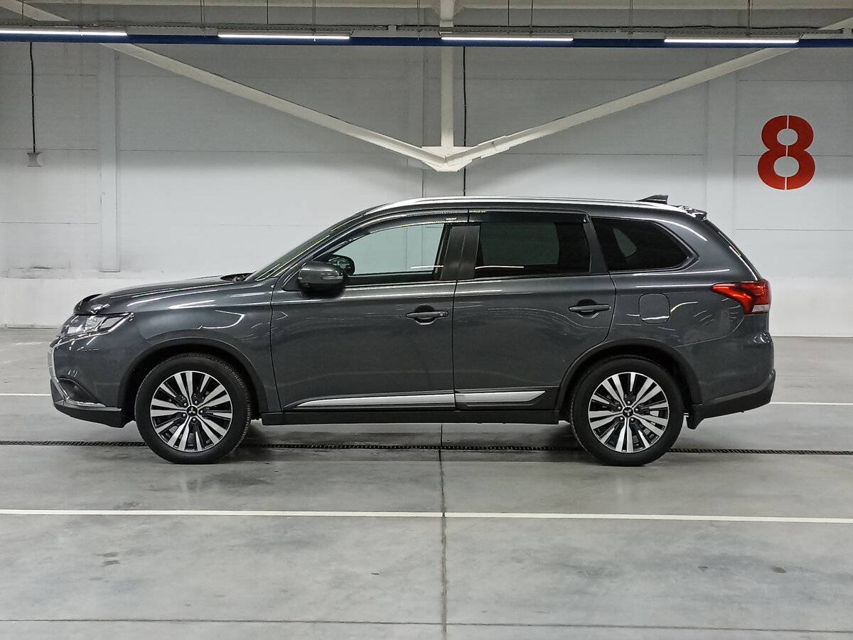 Б/У Митсубиши Оутлэндер 2020 года. Фото: #7