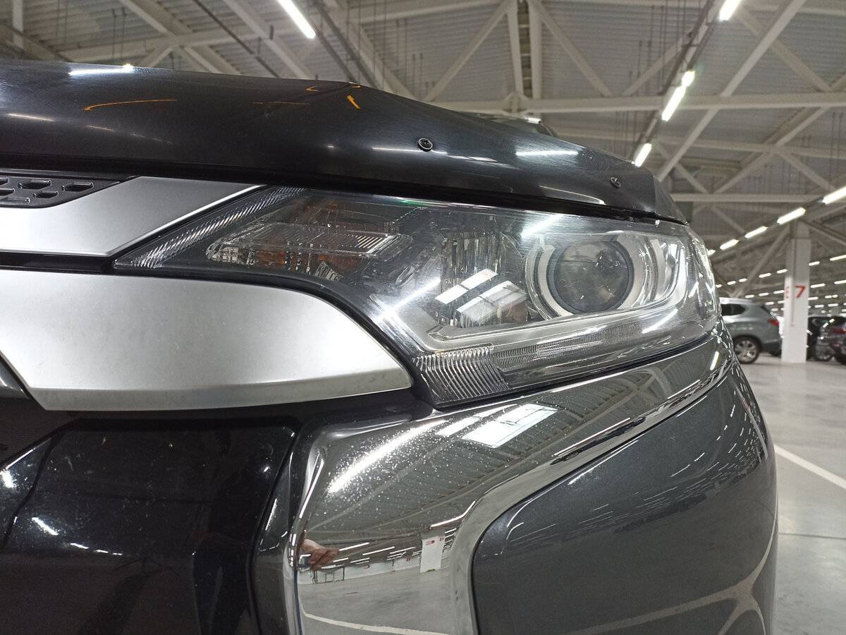 Б/У Митсубиши Оутлэндер 2020 года. Фото: #16