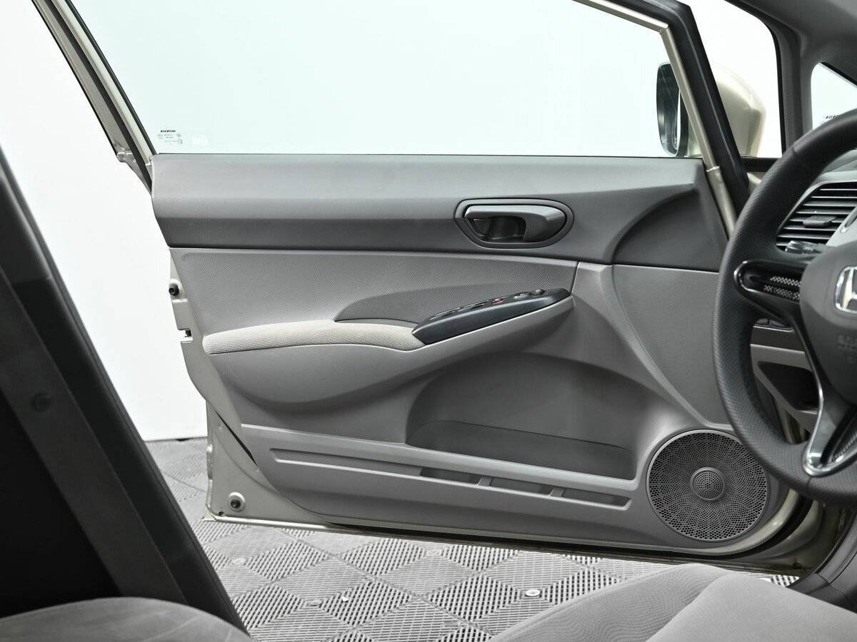 Б/У Хонда Цивик 2008 года. Фото: #5