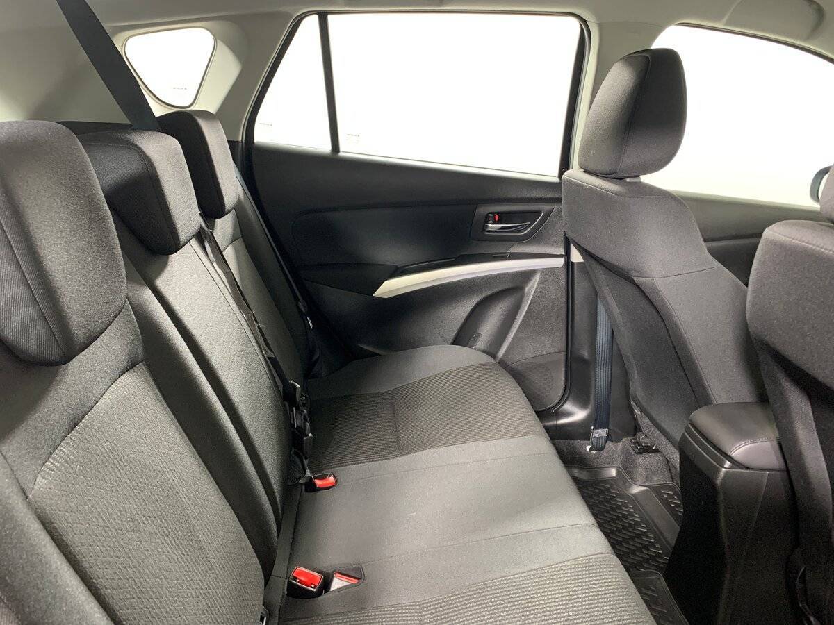 Б/У Сузуки С-Икс4 2018 года. Фото: #16