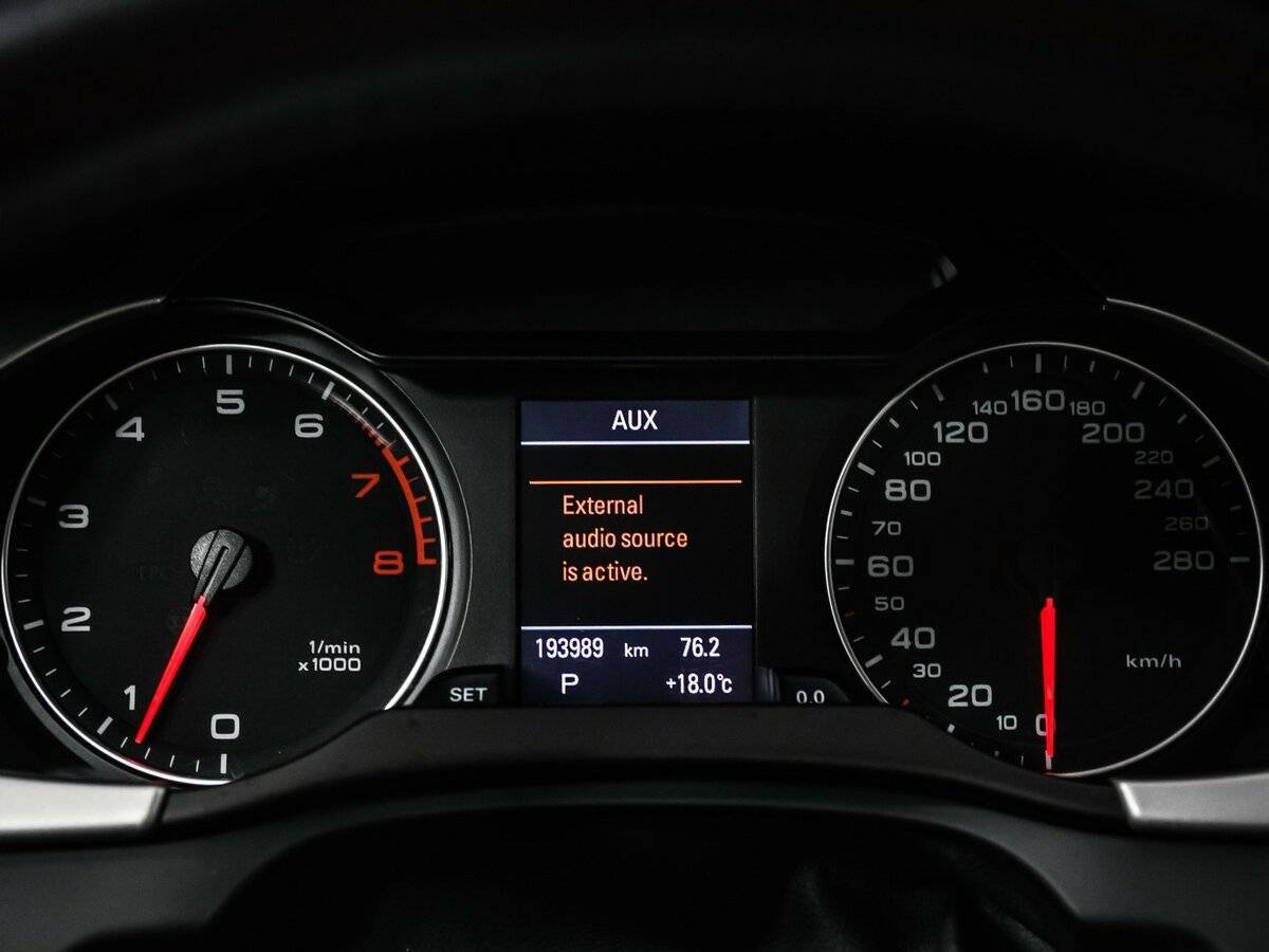 Б/У Ауди А4 2011 года. Фото: #9