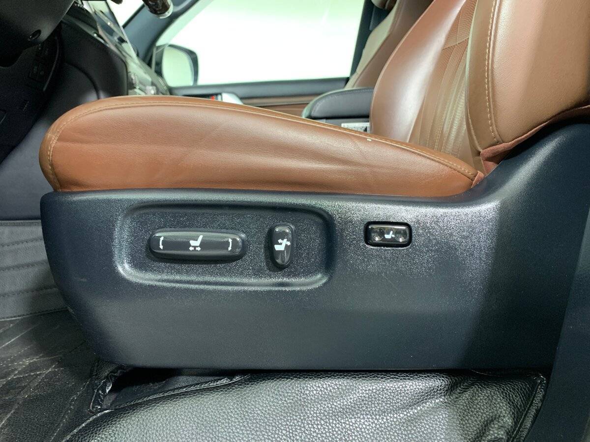 Б/У Тойота Лэнд Крузер 2020 года. Фото: #16