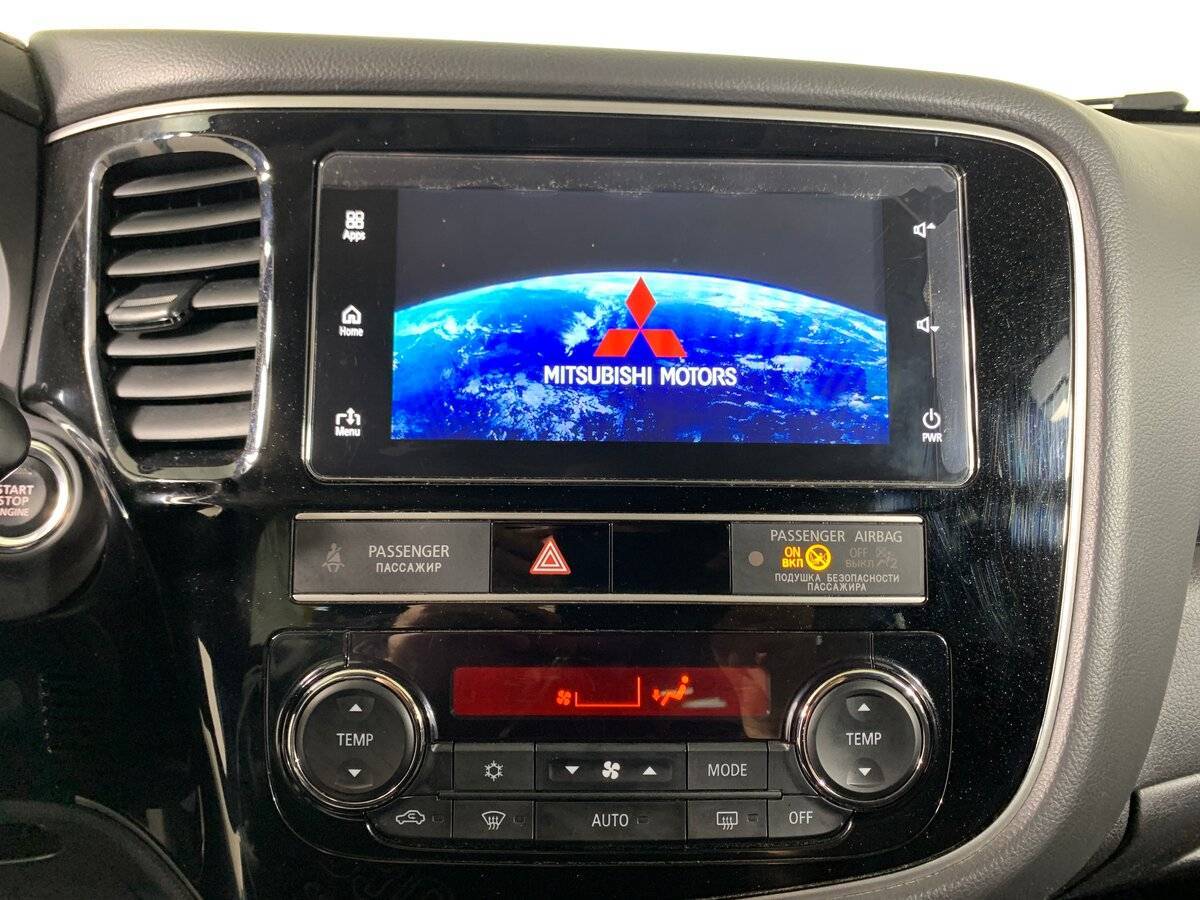 Б/У Митсубиши Оутлэндер 2019 года. Фото: #14