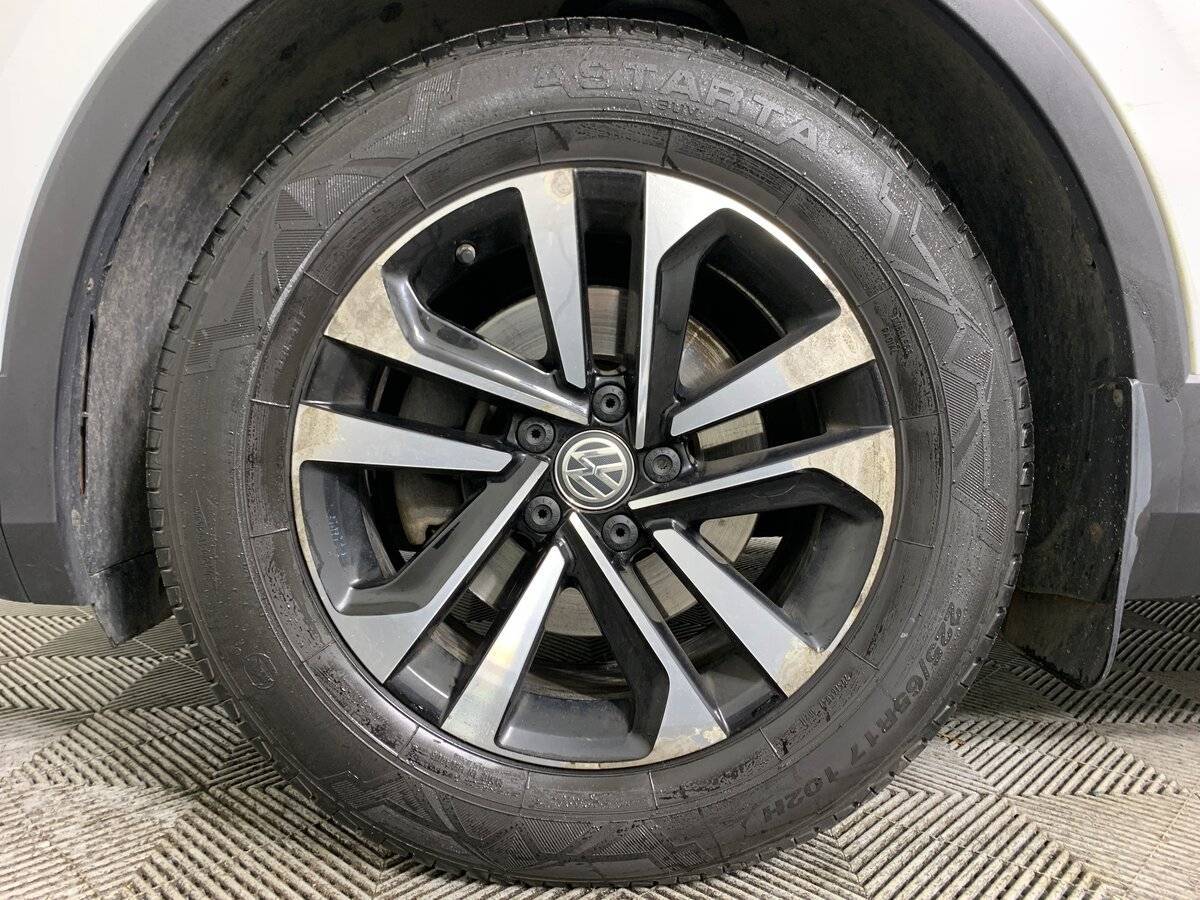 Б/У Фольксваген Тигуан 2019 года. Фото: #8