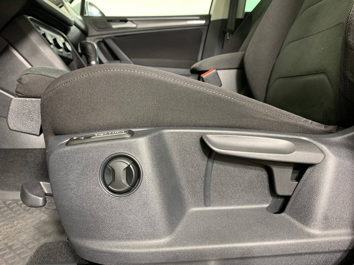 Б/У Фольксваген Тигуан 2019 года. Фото: #16