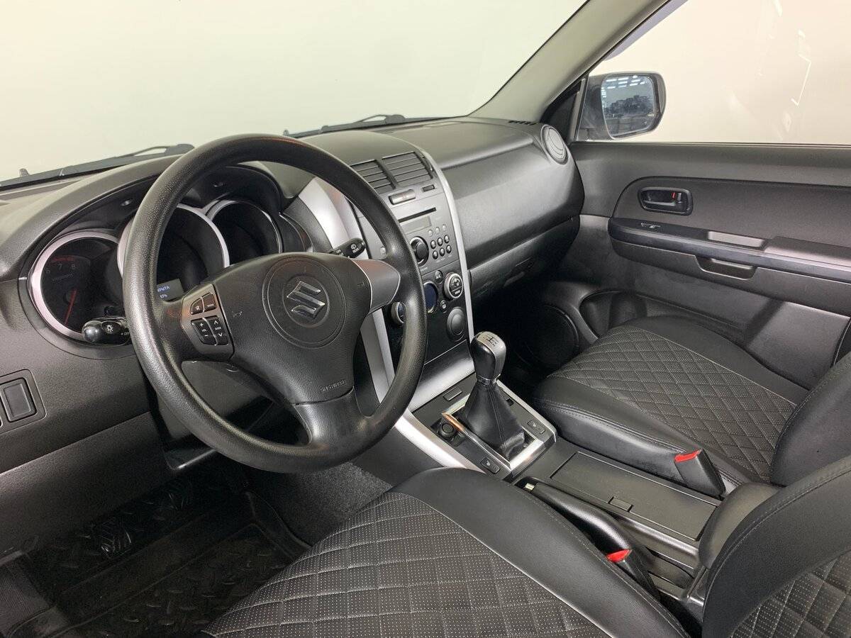 Б/У Сузуки Гранд Витара 2010 года. Фото: #9