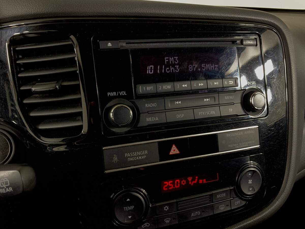 Б/У Митсубиши Оутлэндер 2019 года. Фото: #14