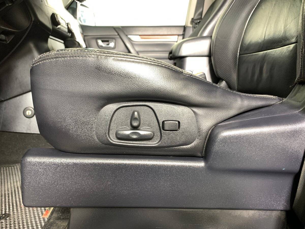 Б/У Митсубиши Паджеро 2008 года. Фото: #15