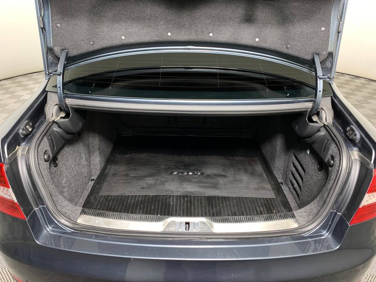 Б/У Шкода Суперб 2014 года. Фото: #18