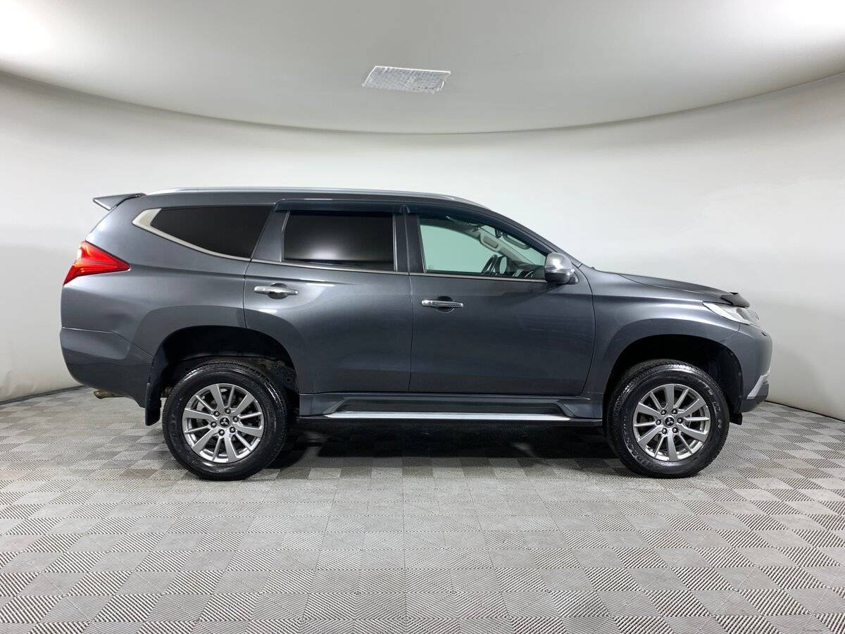 Б/У Митсубиши Паджеро Спорт 2018 года. Фото: #3