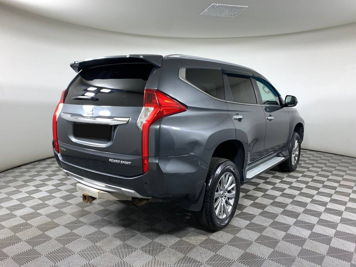 Б/У Митсубиши Паджеро Спорт 2018 года. Фото: #4