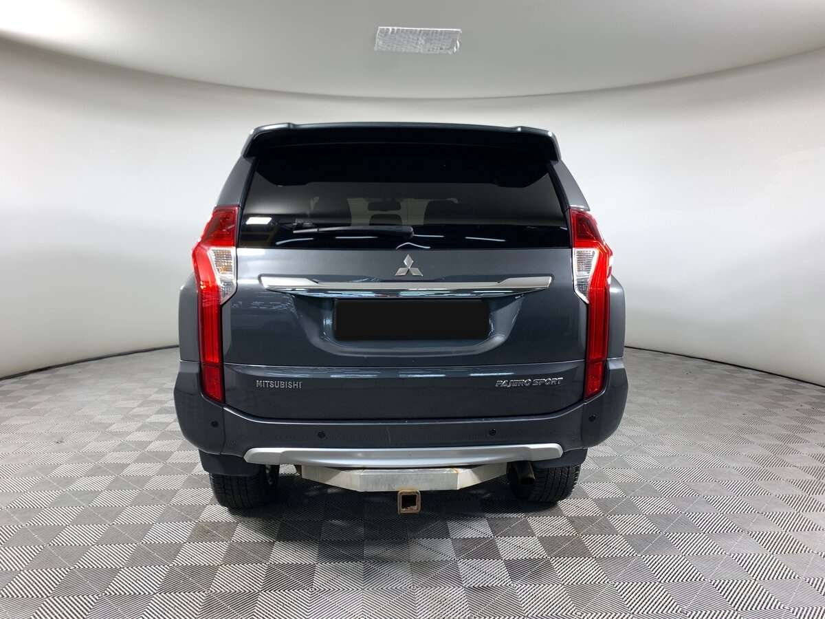 Б/У Митсубиши Паджеро Спорт 2018 года. Фото: #5