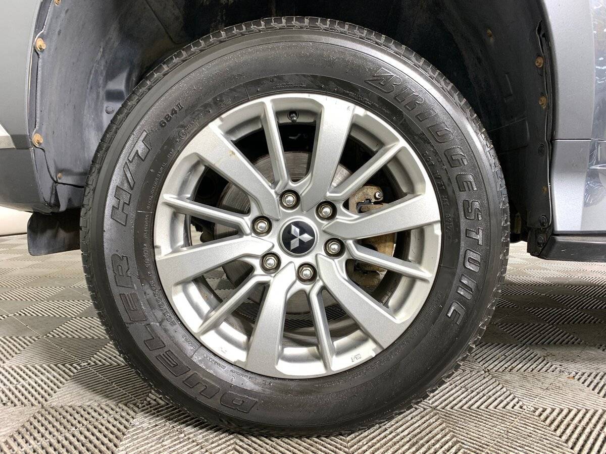 Б/У Митсубиши Паджеро Спорт 2018 года. Фото: #8