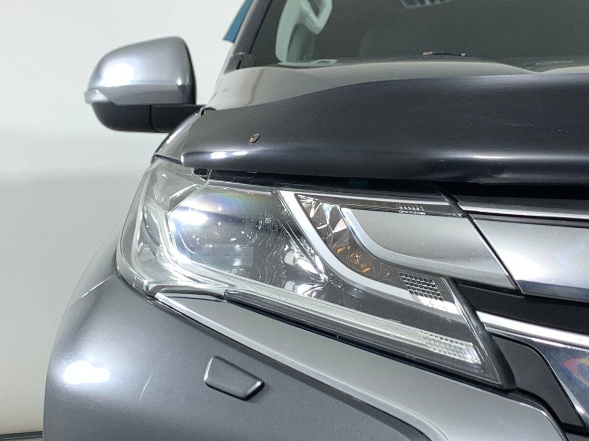 Б/У Митсубиши Паджеро Спорт 2018 года. Фото: #9