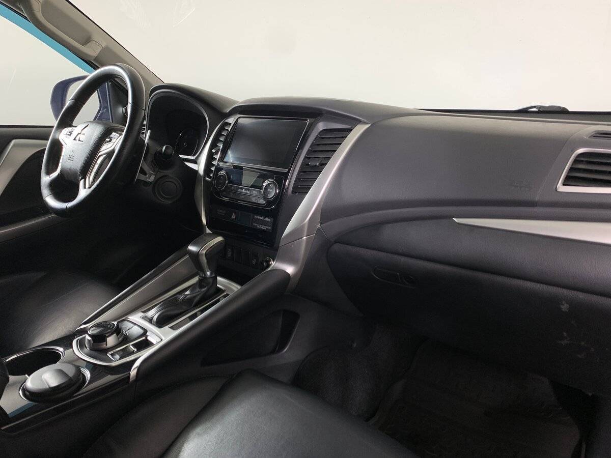 Б/У Митсубиши Паджеро Спорт 2018 года. Фото: #12