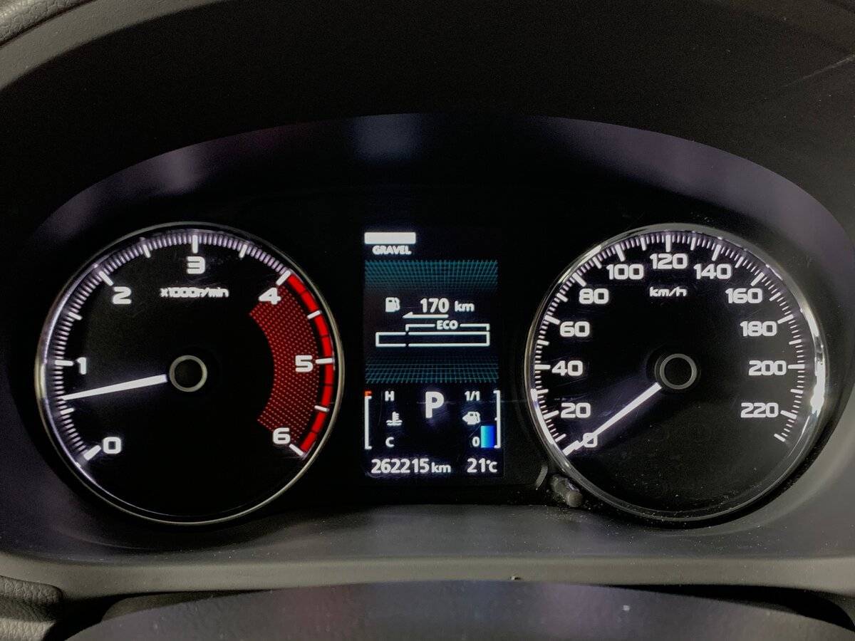 Б/У Митсубиши Паджеро Спорт 2018 года. Фото: #13