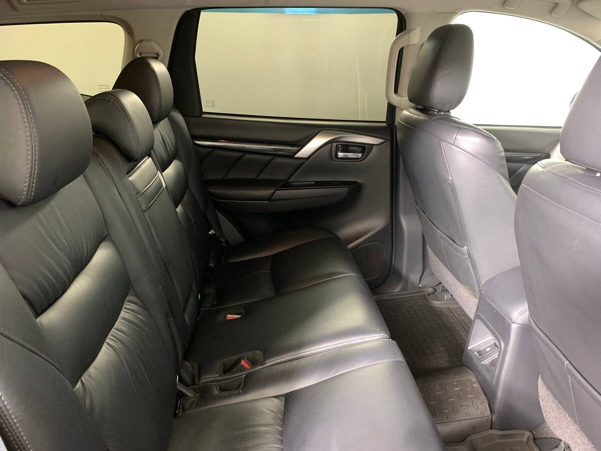 Б/У Митсубиши Паджеро Спорт 2018 года. Фото: #16