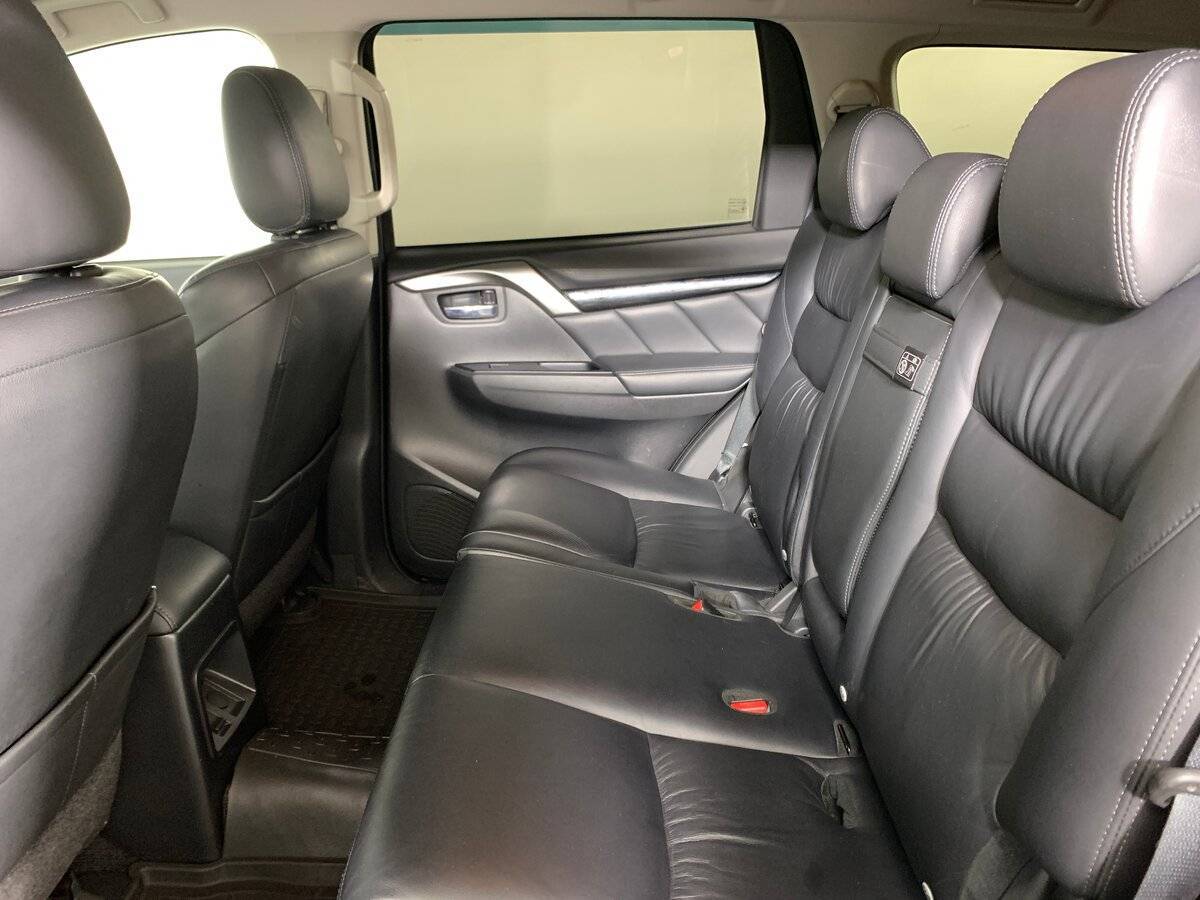 Б/У Митсубиши Паджеро Спорт 2018 года. Фото: #17