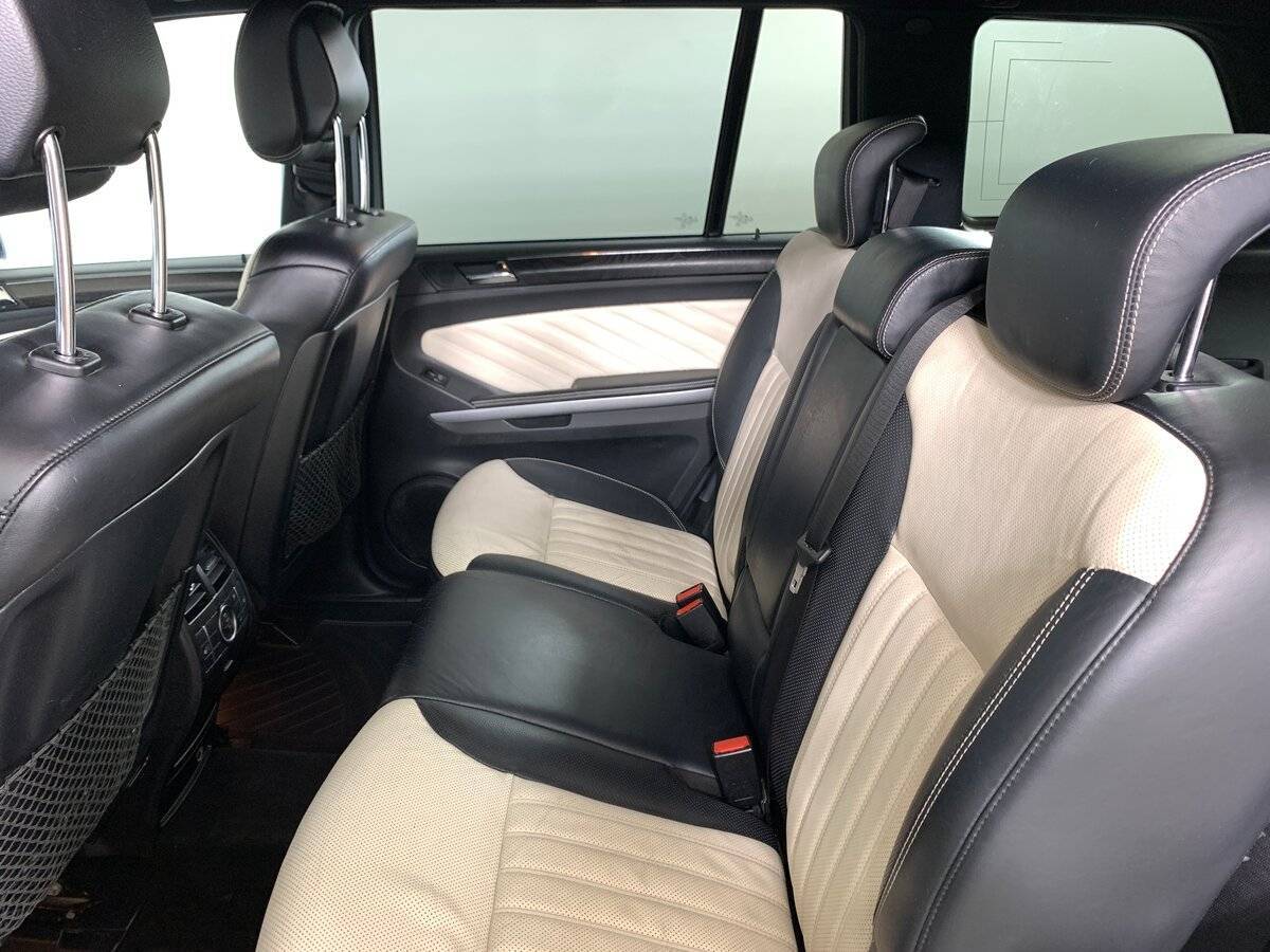 Б/У Мерседес-Бенц ГЛ-Класс 2011 года. Фото: #17