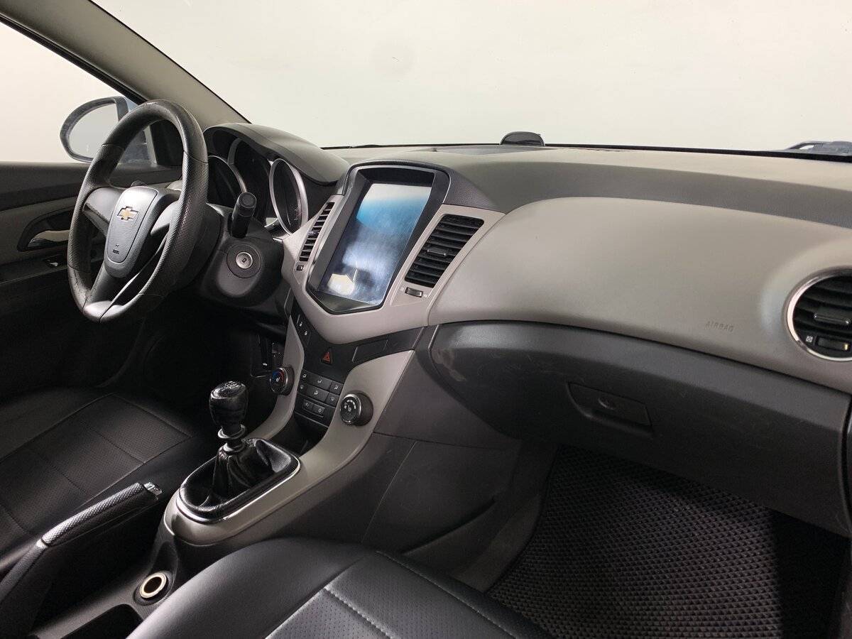 Б/У Шевроле Круз 2010 года. Фото: #12