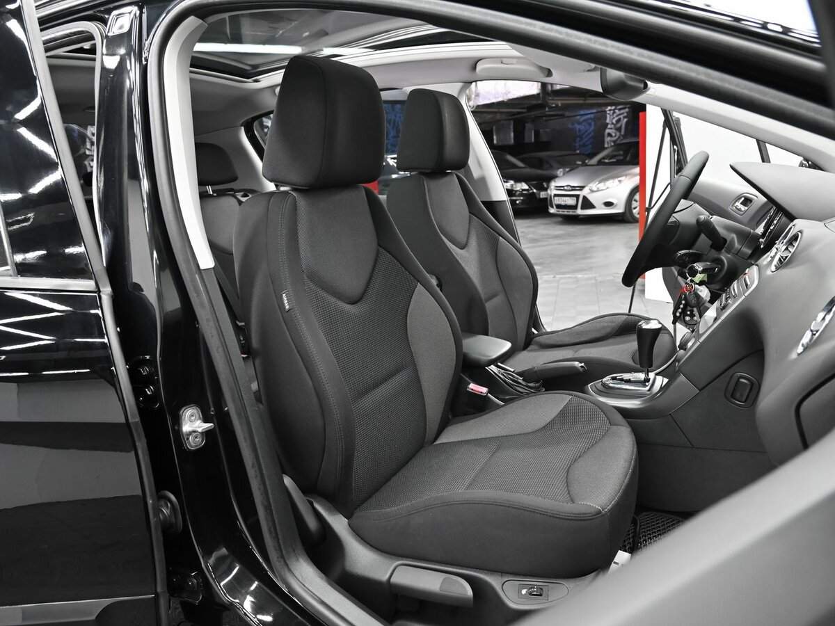 Б/У Пежо 308 2011 года. Фото: #11