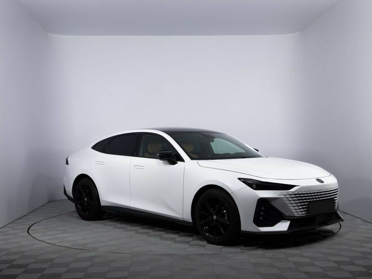 Б/У Чанган УНИ-В 2023 года. Фото: #2