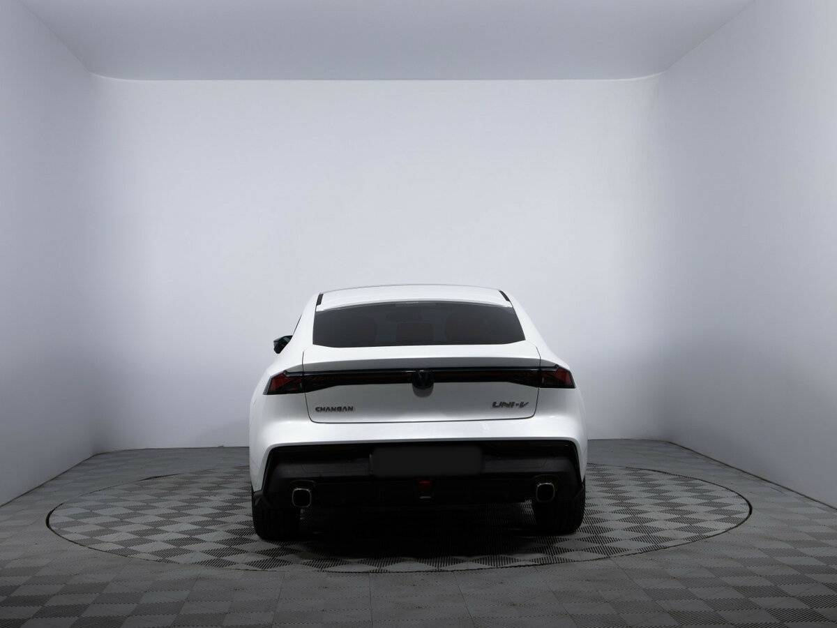 Б/У Чанган УНИ-В 2023 года. Фото: #5