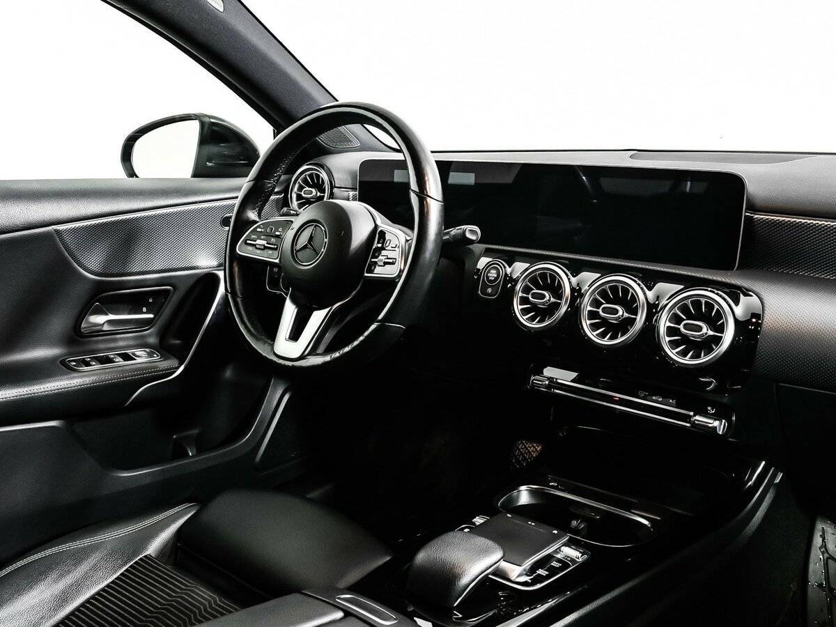 Б/У Мерседес-Бенц А-Класс 2018 года. Фото: #8