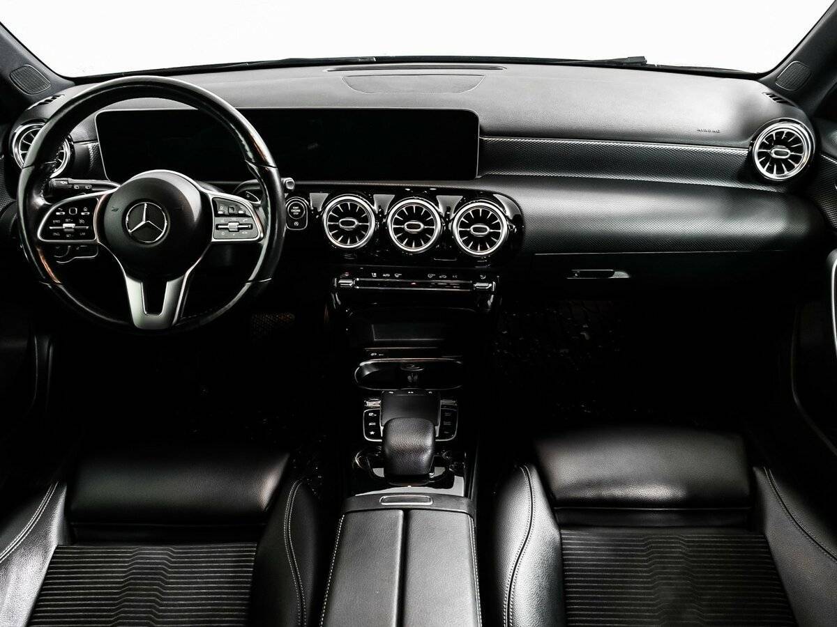 Б/У Мерседес-Бенц А-Класс 2018 года. Фото: #10