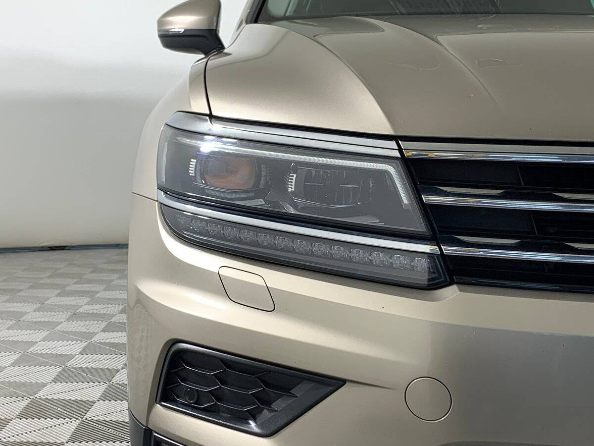 Б/У Фольксваген Тигуан 2018 года. Фото: #9