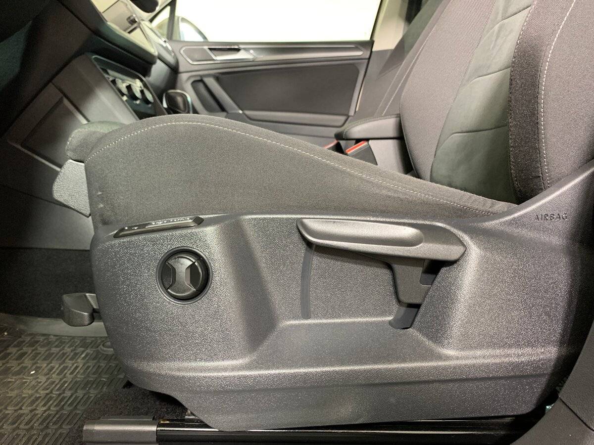 Б/У Фольксваген Тигуан 2018 года. Фото: #15