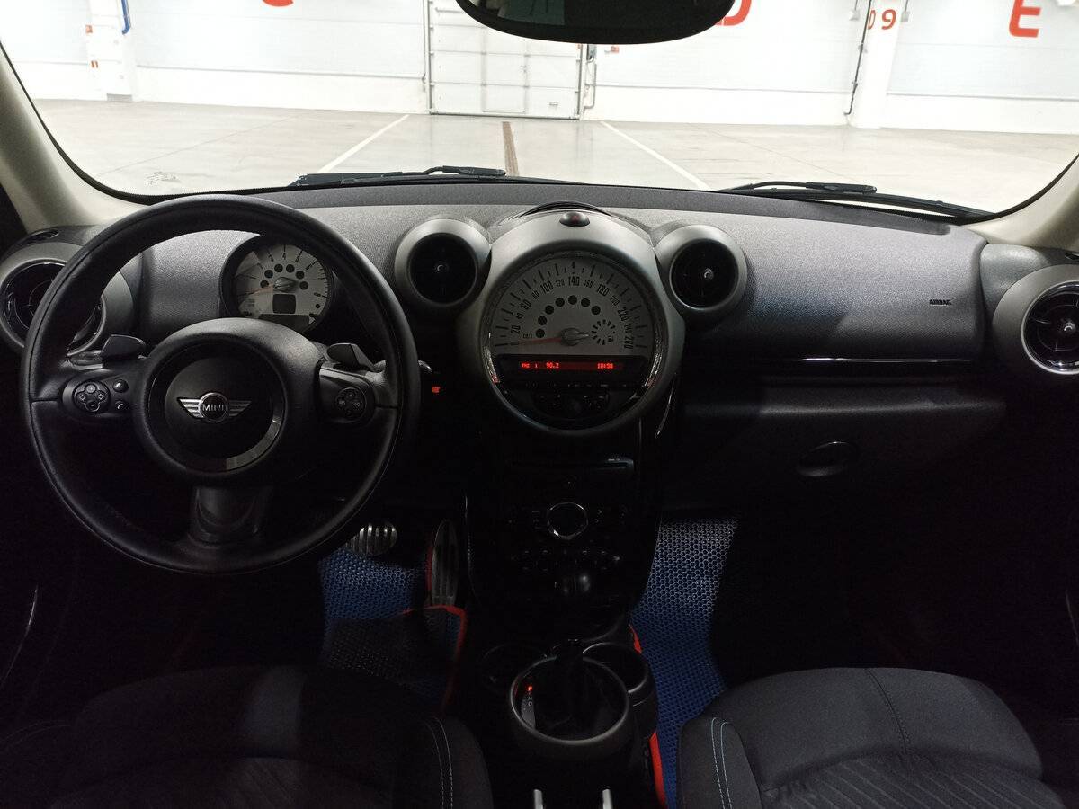 Б/У Мини Каунтримэн 2011 года. Фото: #13