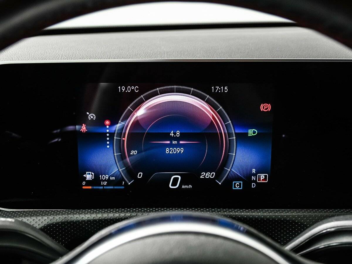 Б/У Мерседес-Бенц А-Класс 2020 года. Фото: #9