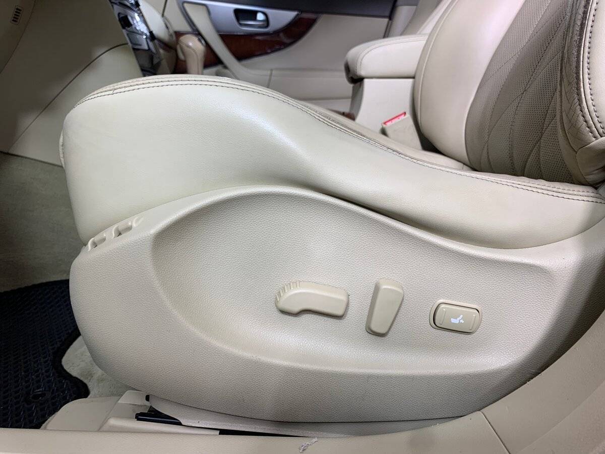 Б/У Инфинити Ф-Икс 2012 года. Фото: #16