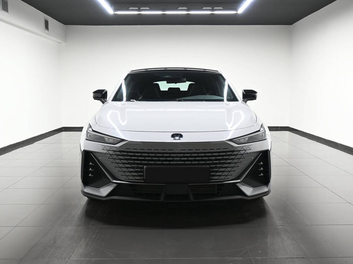 Б/У Чанган УНИ-В 2023 года. Фото: #2