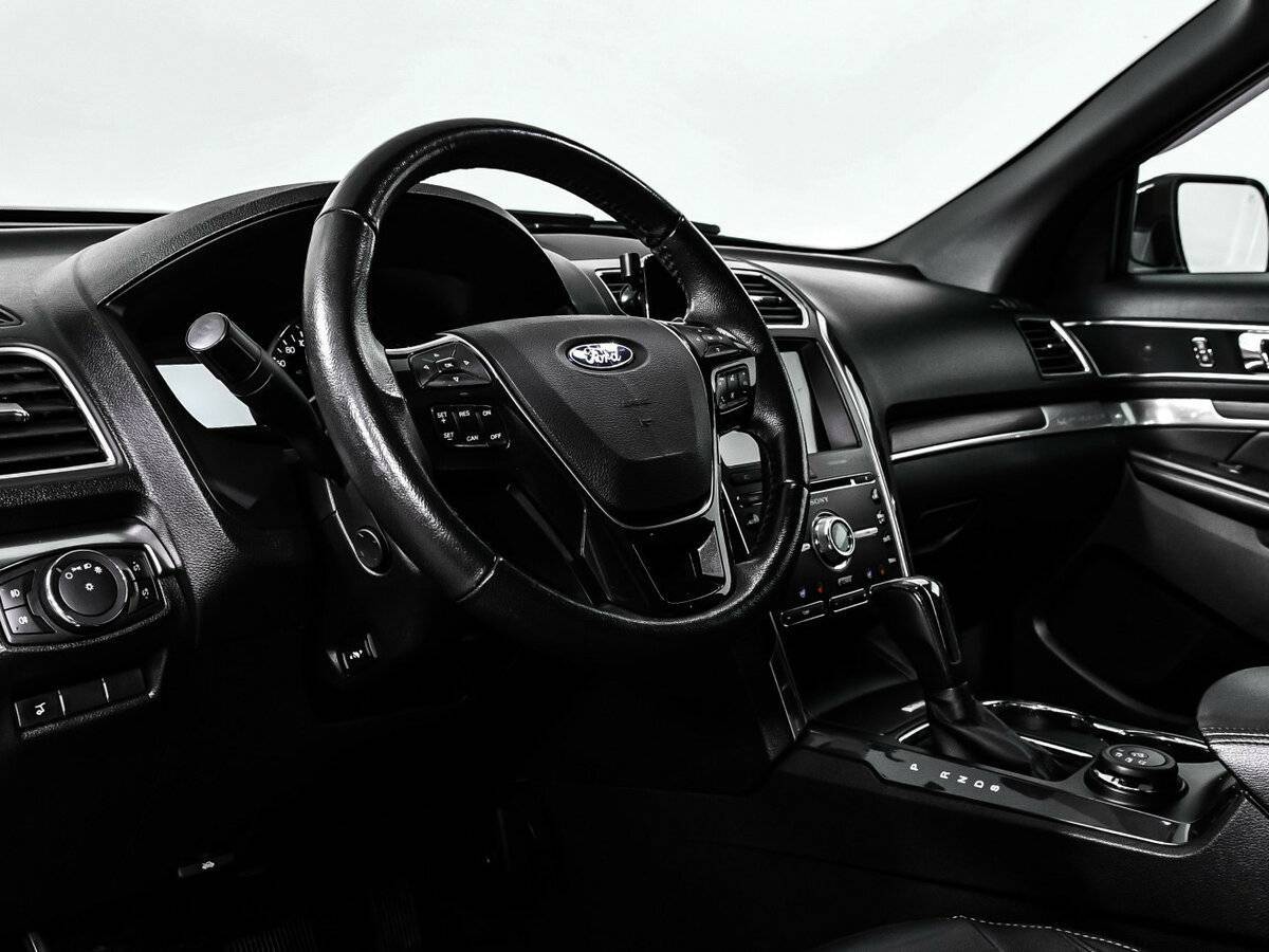 Б/У Форд Експлорер 2018 года. Фото: #11