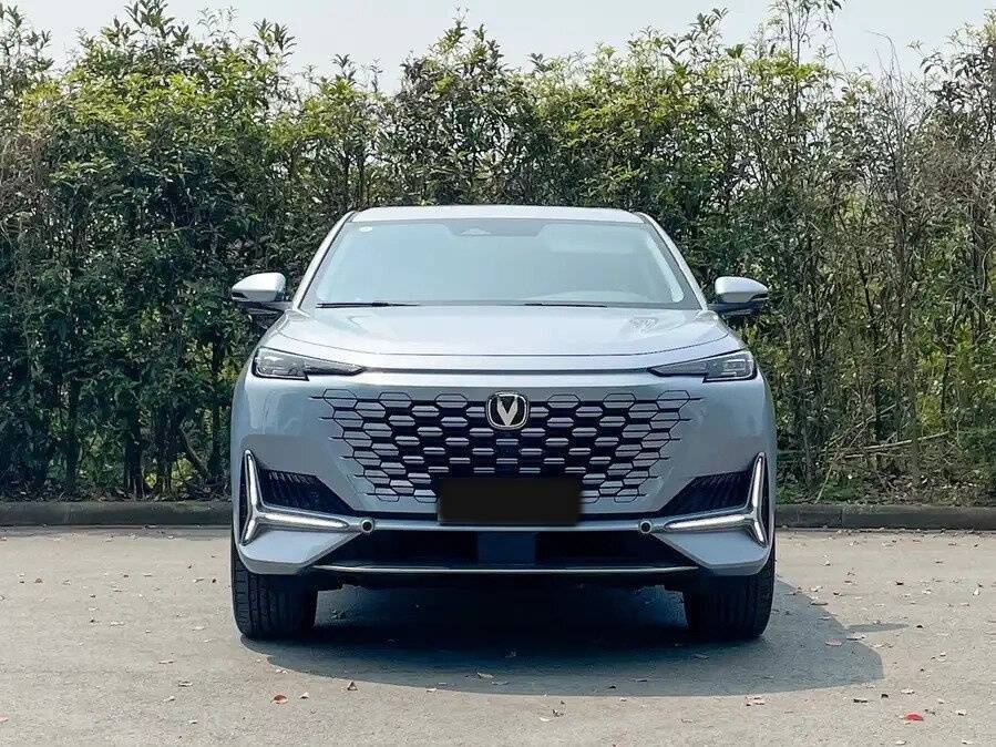 Б/У Чанган УНИ-К 2022 года. Фото: #1