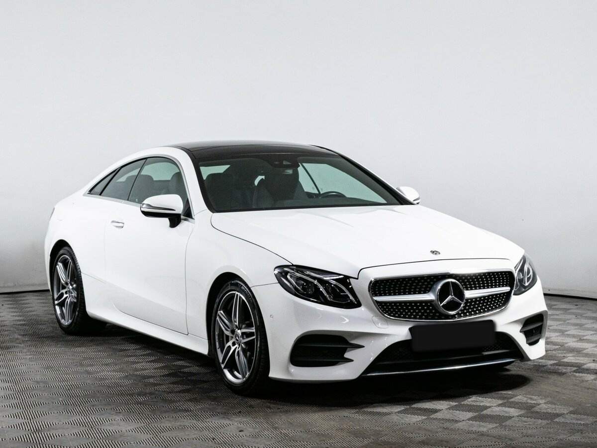 Б/У Мерседес-Бенц Е-Класс 2017 года. Фото: #2