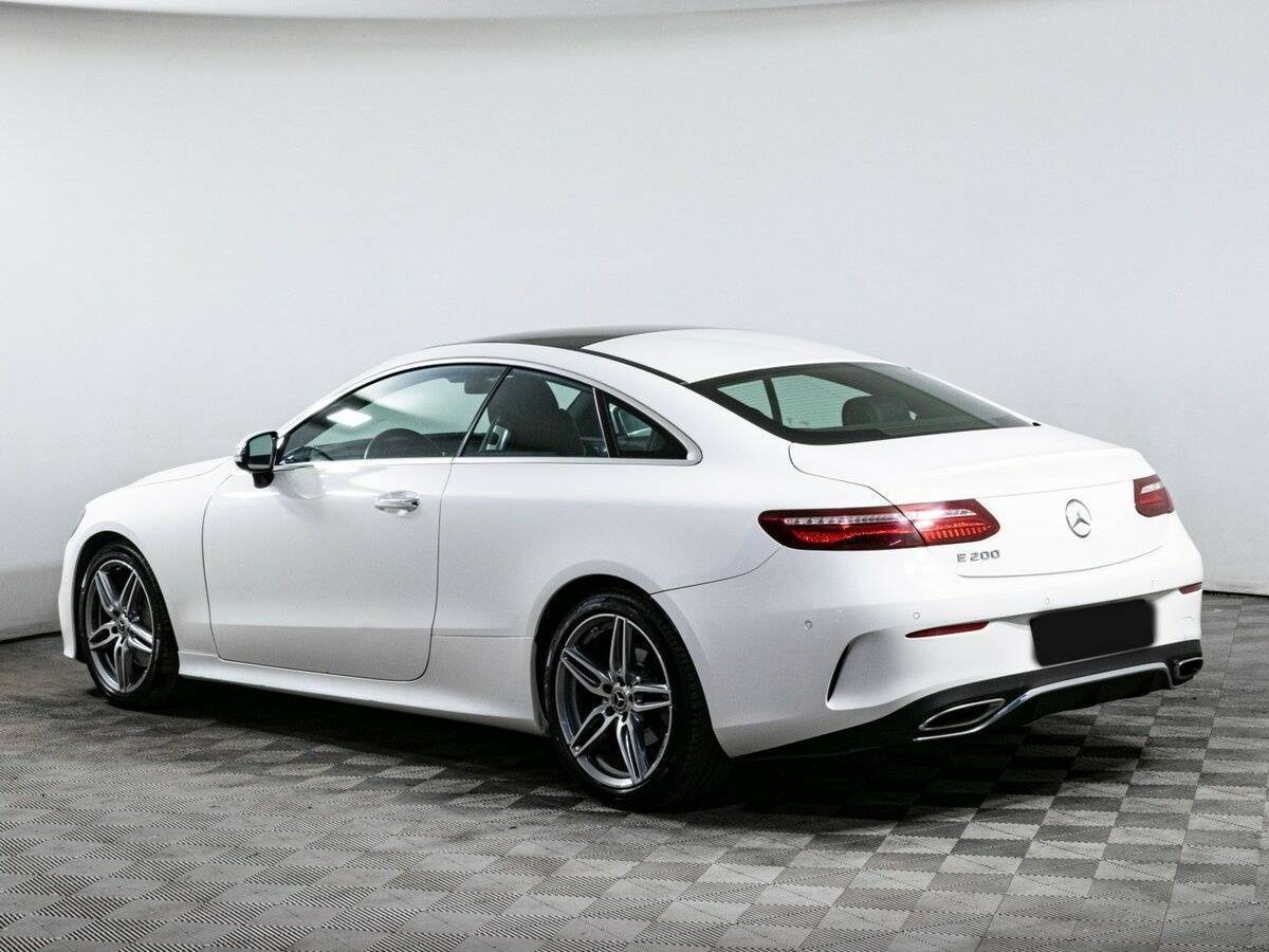 Б/У Мерседес-Бенц Е-Класс 2017 года. Фото: #6