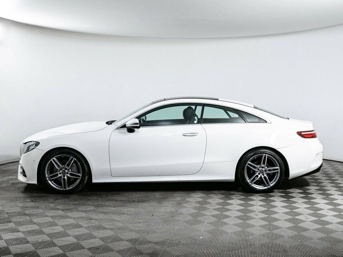 Б/У Мерседес-Бенц Е-Класс 2017 года. Фото: #7