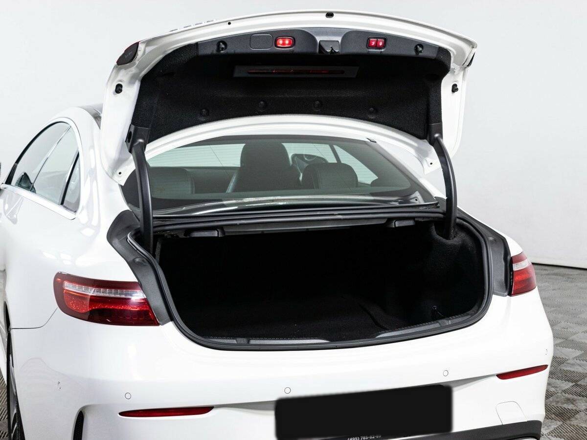 Б/У Мерседес-Бенц Е-Класс 2017 года. Фото: #8