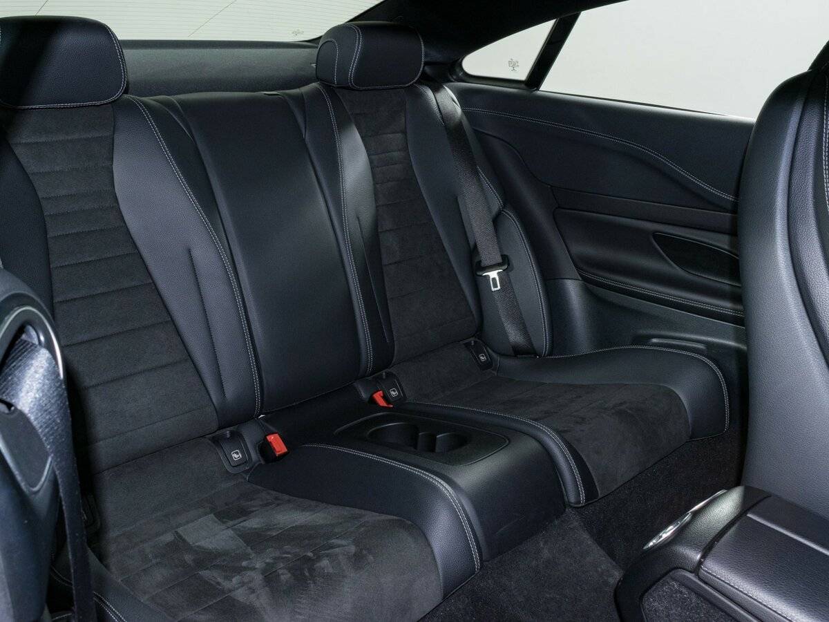 Б/У Мерседес-Бенц Е-Класс 2017 года. Фото: #12