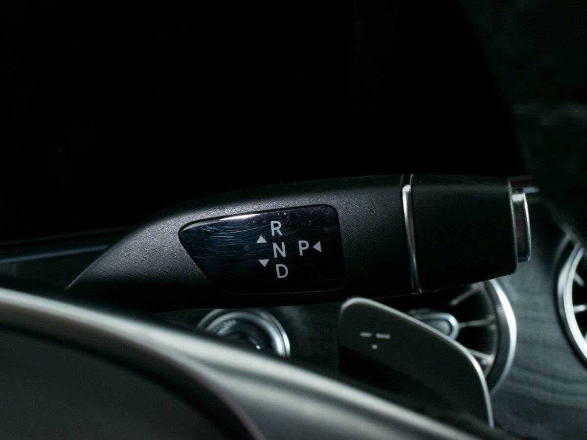 Б/У Мерседес-Бенц Е-Класс 2017 года. Фото: #17