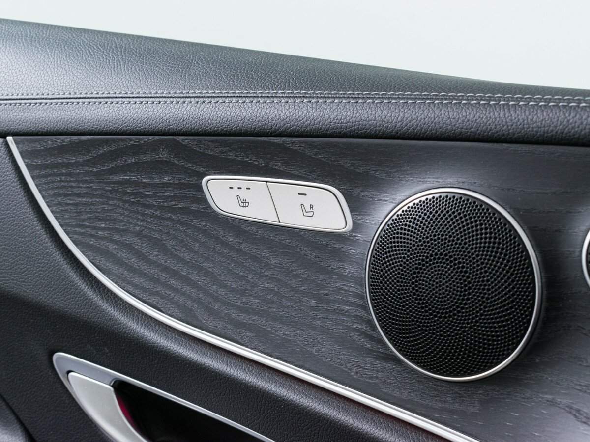 Б/У Мерседес-Бенц Е-Класс 2017 года. Фото: #20